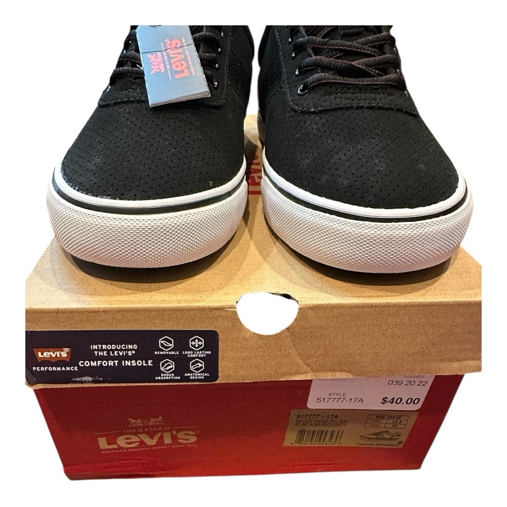 Levi's Men's Black Sneakers with Brown Accents - Picture 4 of 4